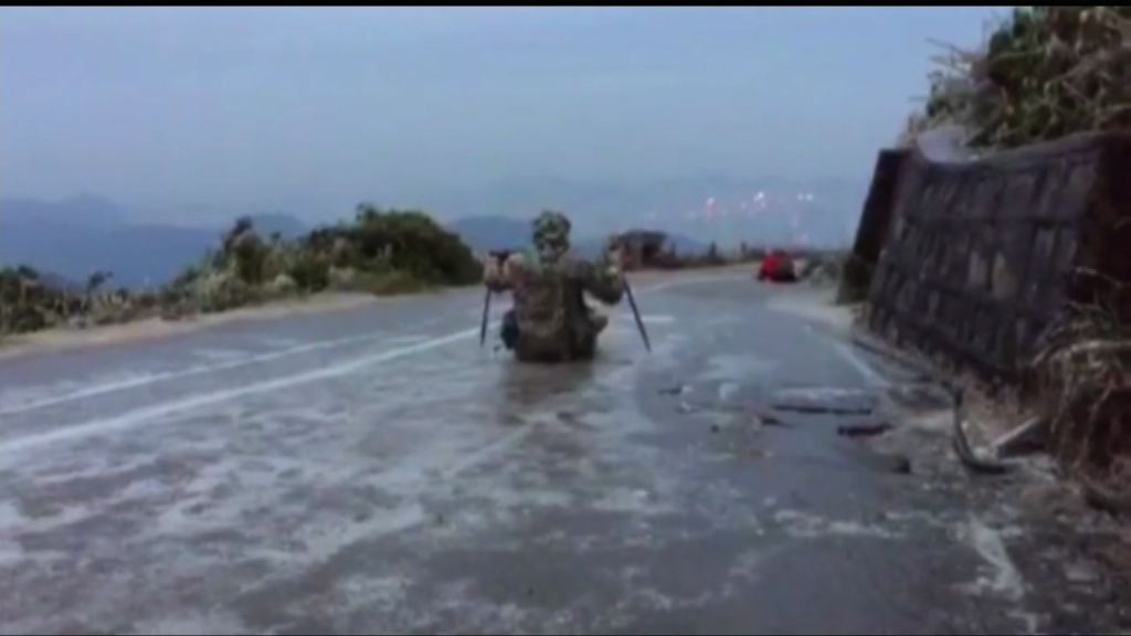 長跑參賽者被困11小時滑下山