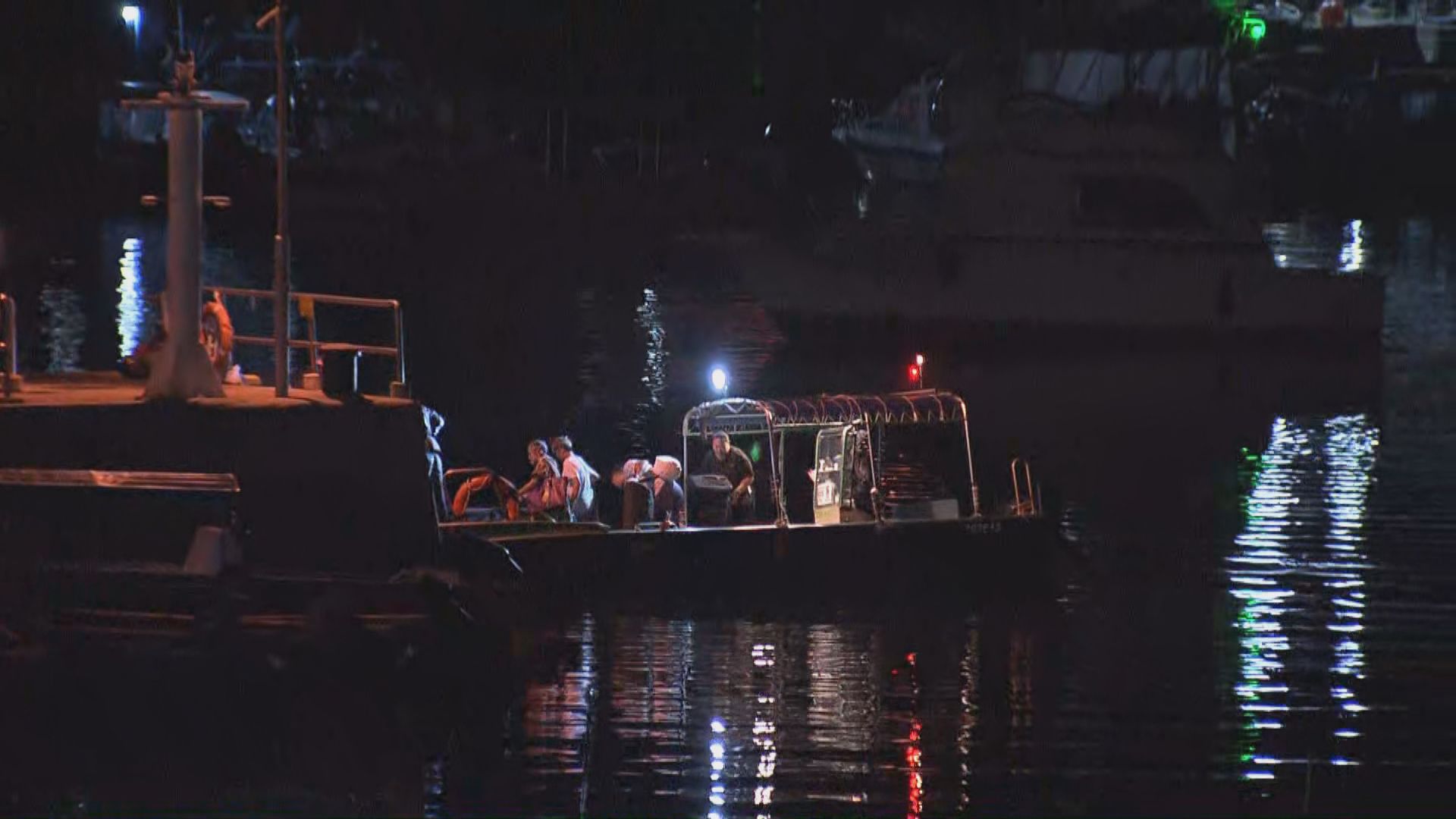 三門仔快艇翻側十二人墮海四傷　一狗溺斃