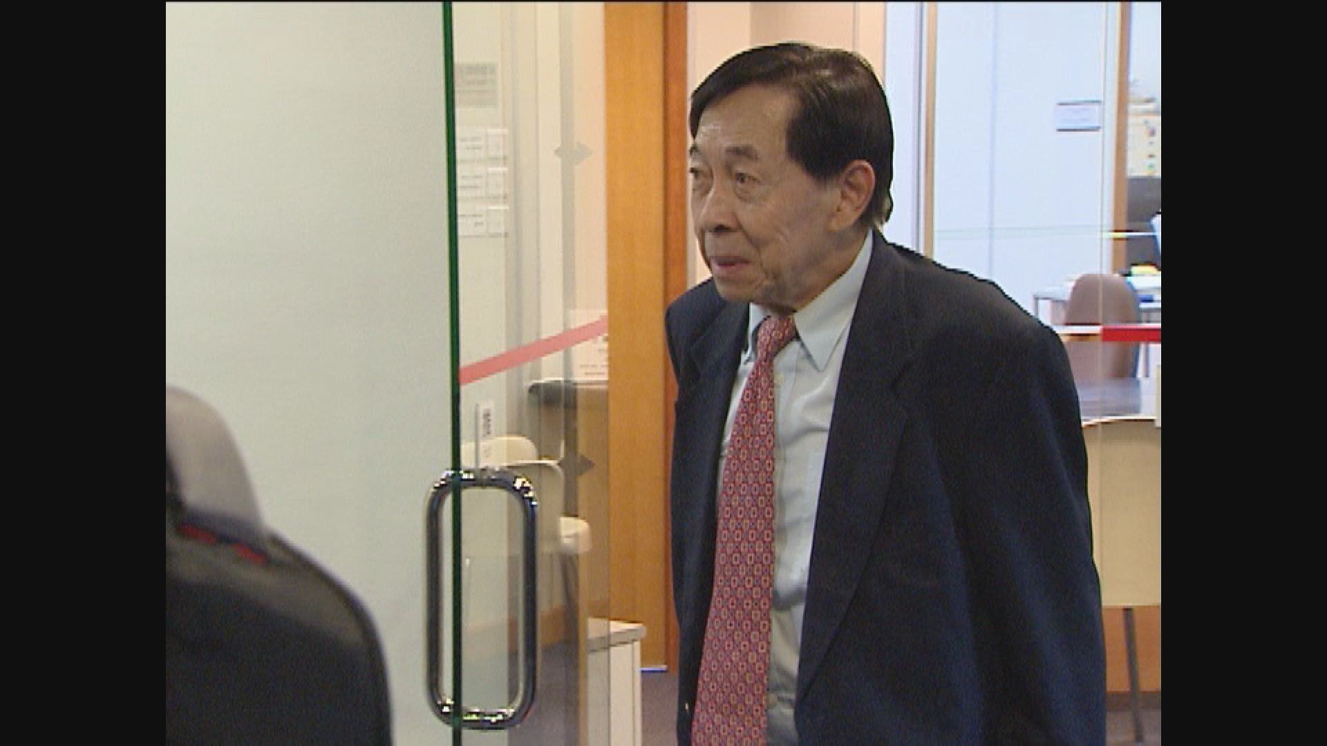 女子於李宏邦醫生整容診所昏迷危殆