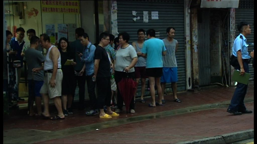 紅磡唐樓塌簷篷　受影響居民被送社區會堂