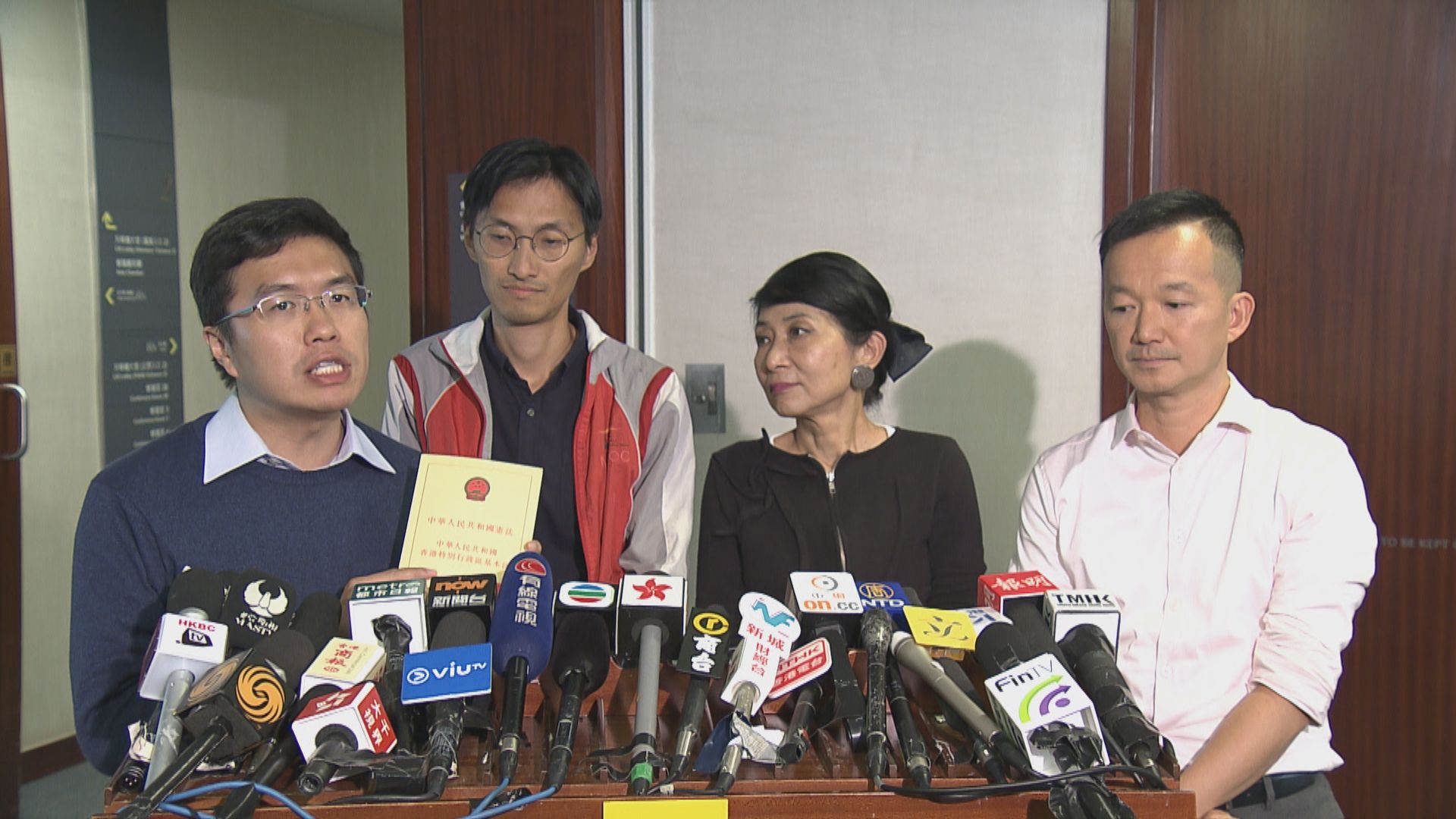 民主派議員批評沈春耀漠視制定基本法原意