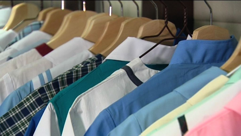 8款校服含甲醛或令人不適