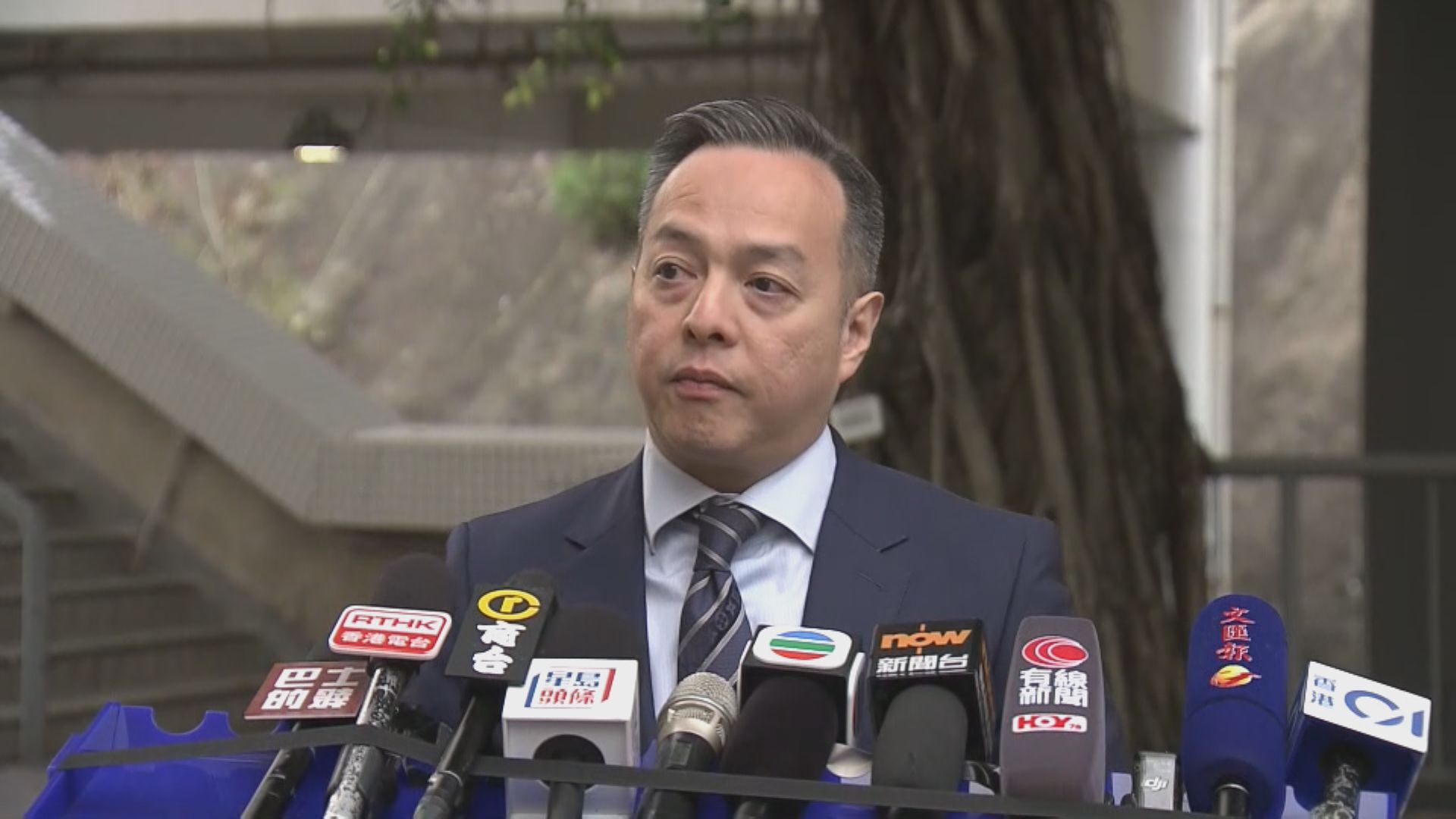 宏福苑五級火災｜警方接81宗宏福苑居民求助憂失竊　周一鳴︰明起工人上樓不准帶逾500元現金及離開須搜身