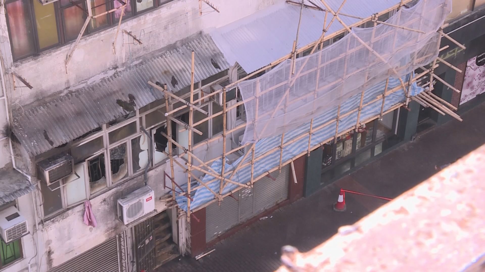 油麻地唐樓大火增至八死　初步調查指門口蠟燭點燃物品令人難以逃生