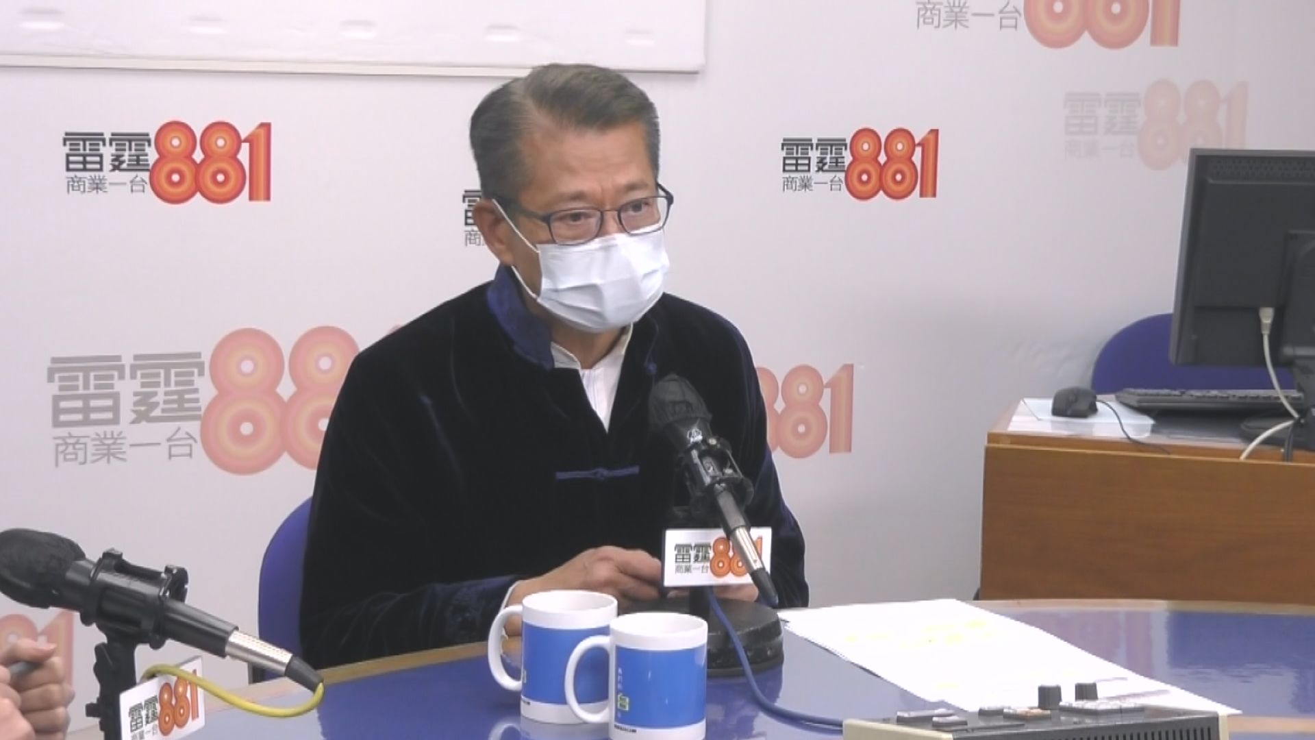 財政司司長陳茂波對是否再派消費券持開放態度