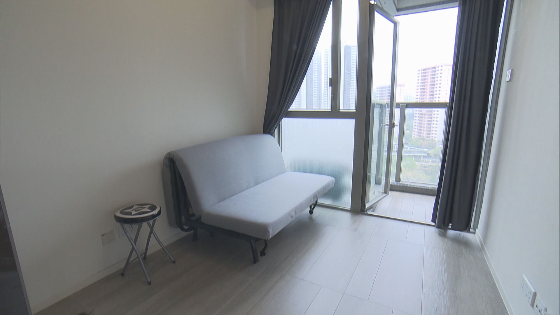 黃偉綸：考慮在賣地條款中加入最低單位面積標準