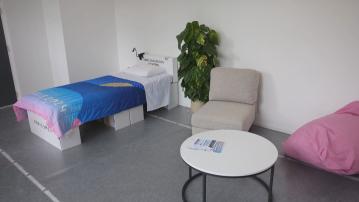 港隊流動冷氣機周二完成安裝 霍啟剛︰選手村一半房間無冷氣違背公平性