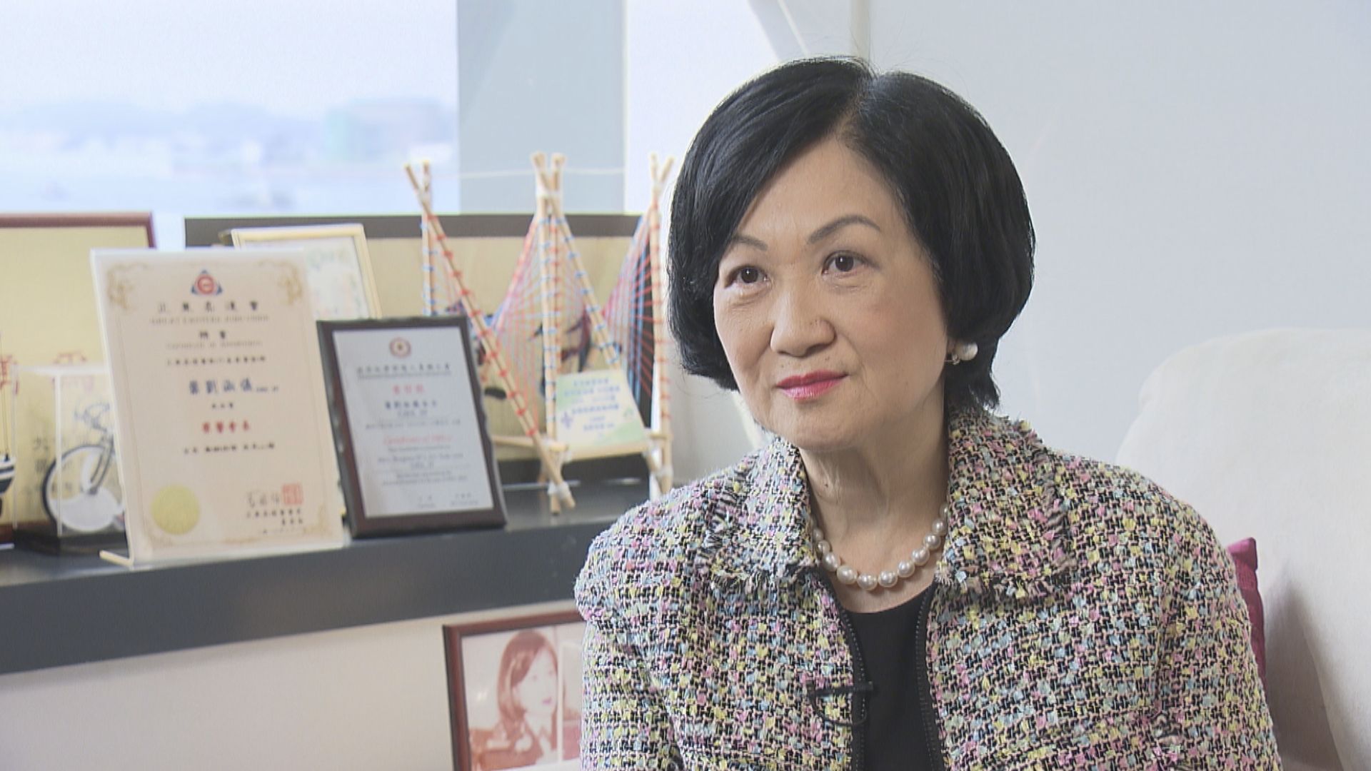 葉劉第三針接種復必泰「溝針」　指副作用較科興明顯