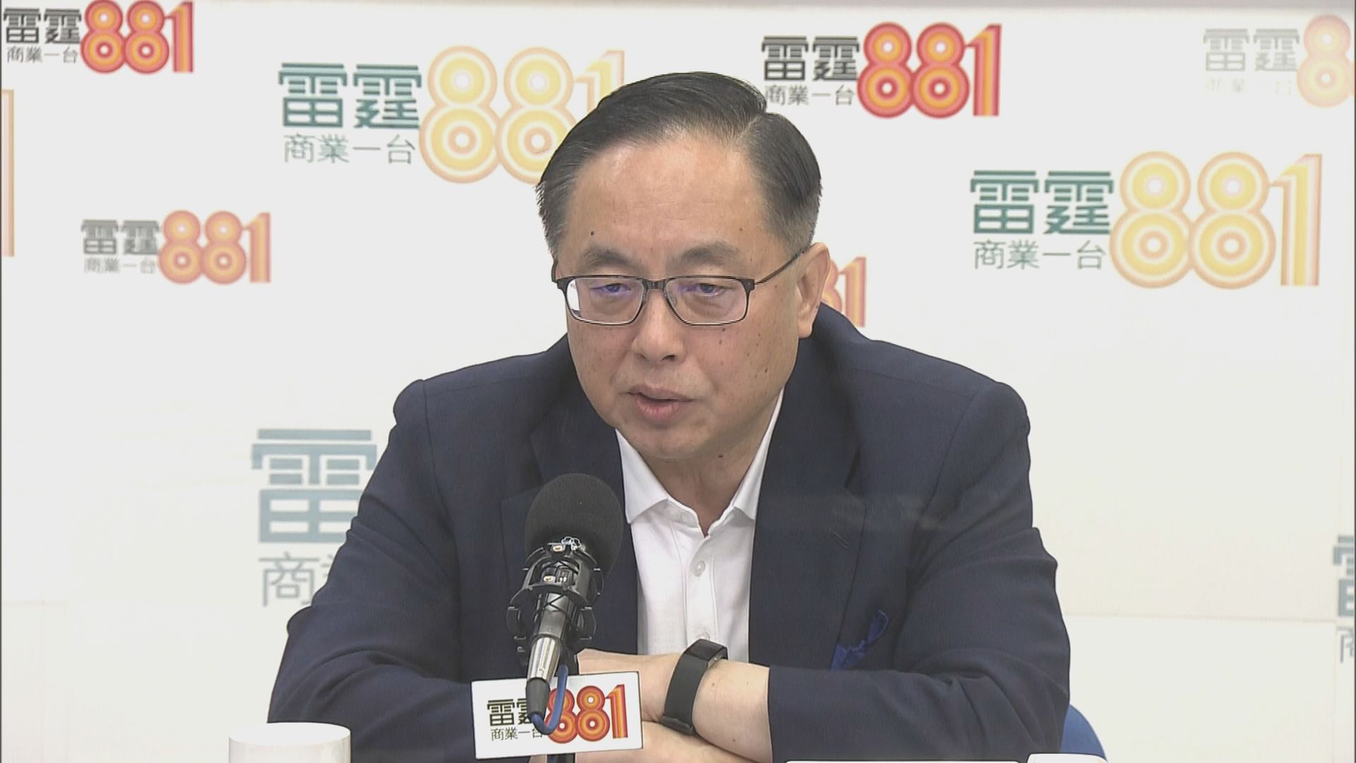 楊偉雄：創科局曾與康文署合作打擊「炒飛」