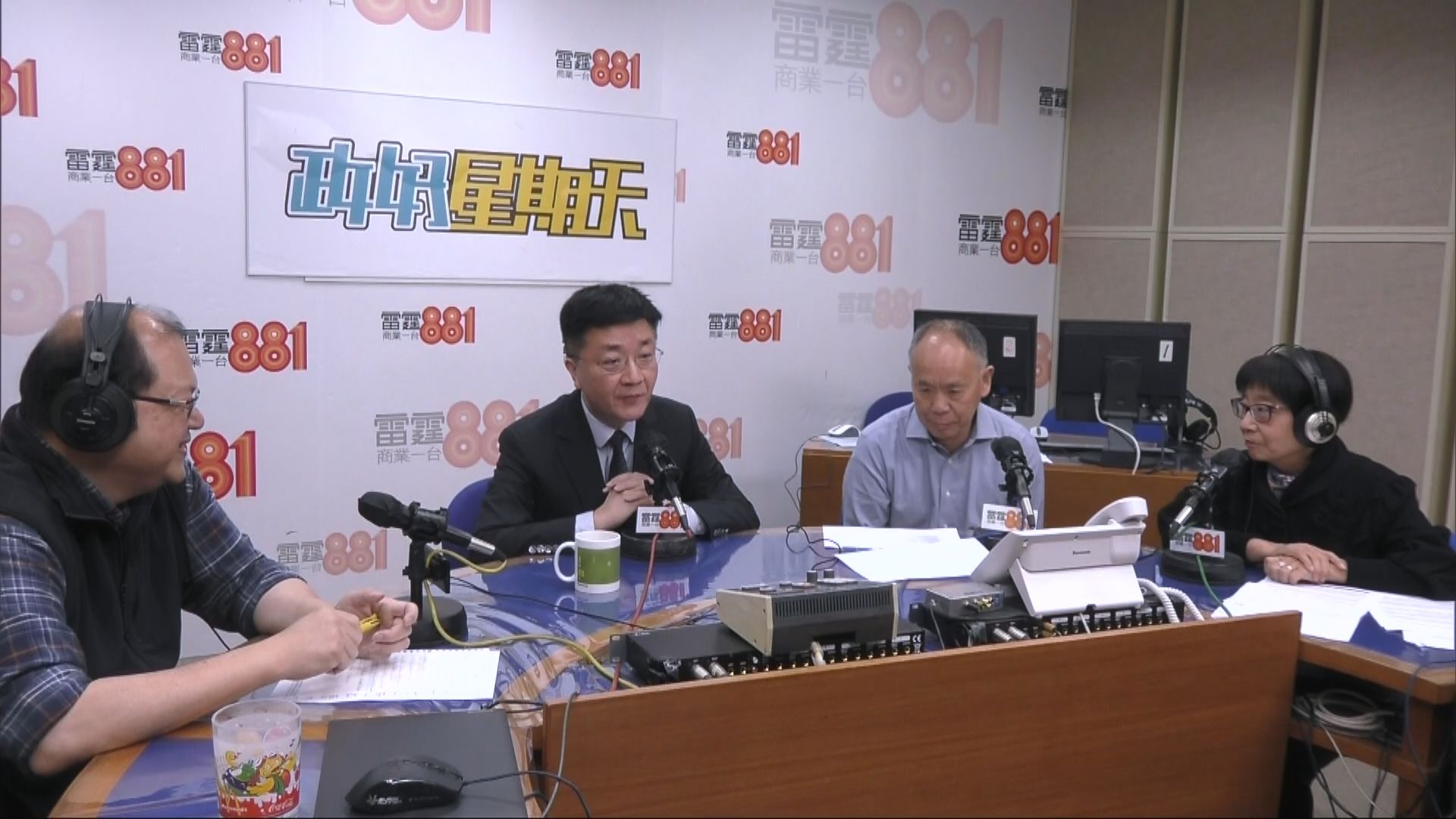 葉柏強稱兒童過度用電子產品　可能提早患黃斑病變或視網膜脫落