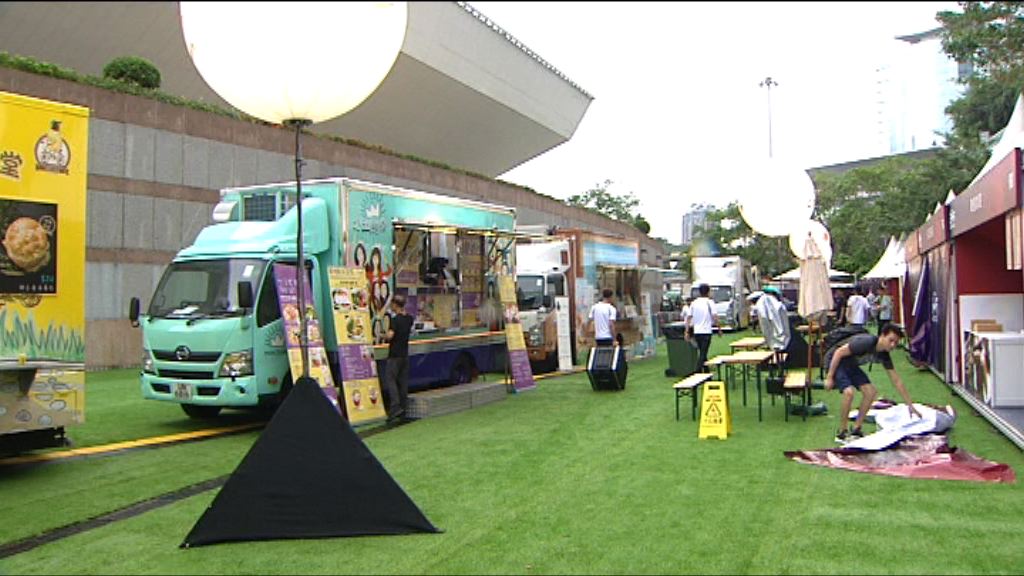 邱騰華：冀外界給予時間觀察美食車計劃