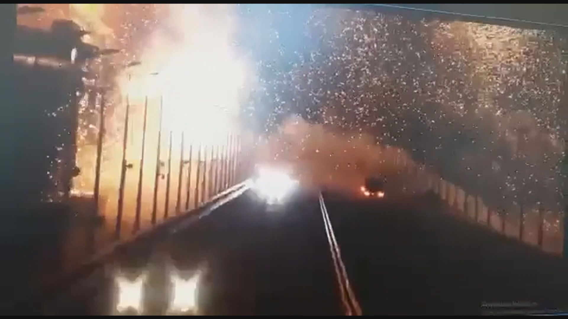克里米亞刻赤大橋爆炸損毀至少三死