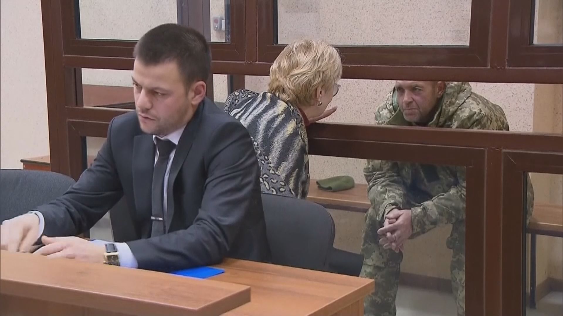 俄法院指12名烏克蘭船員非法越境扣押兩月