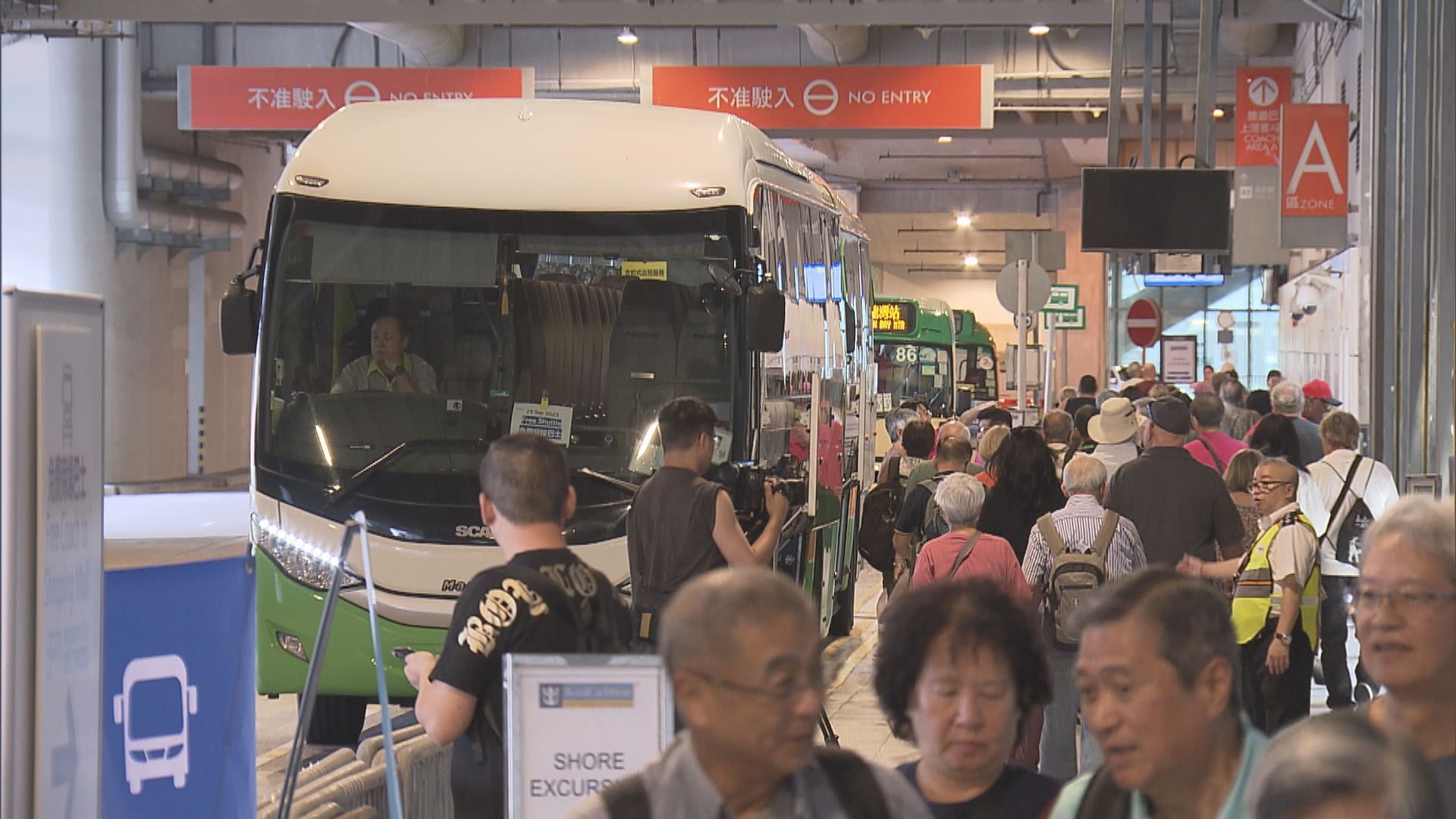 海洋光譜號再訪港 文體旅局：郵輪碼頭周六情況大致順暢