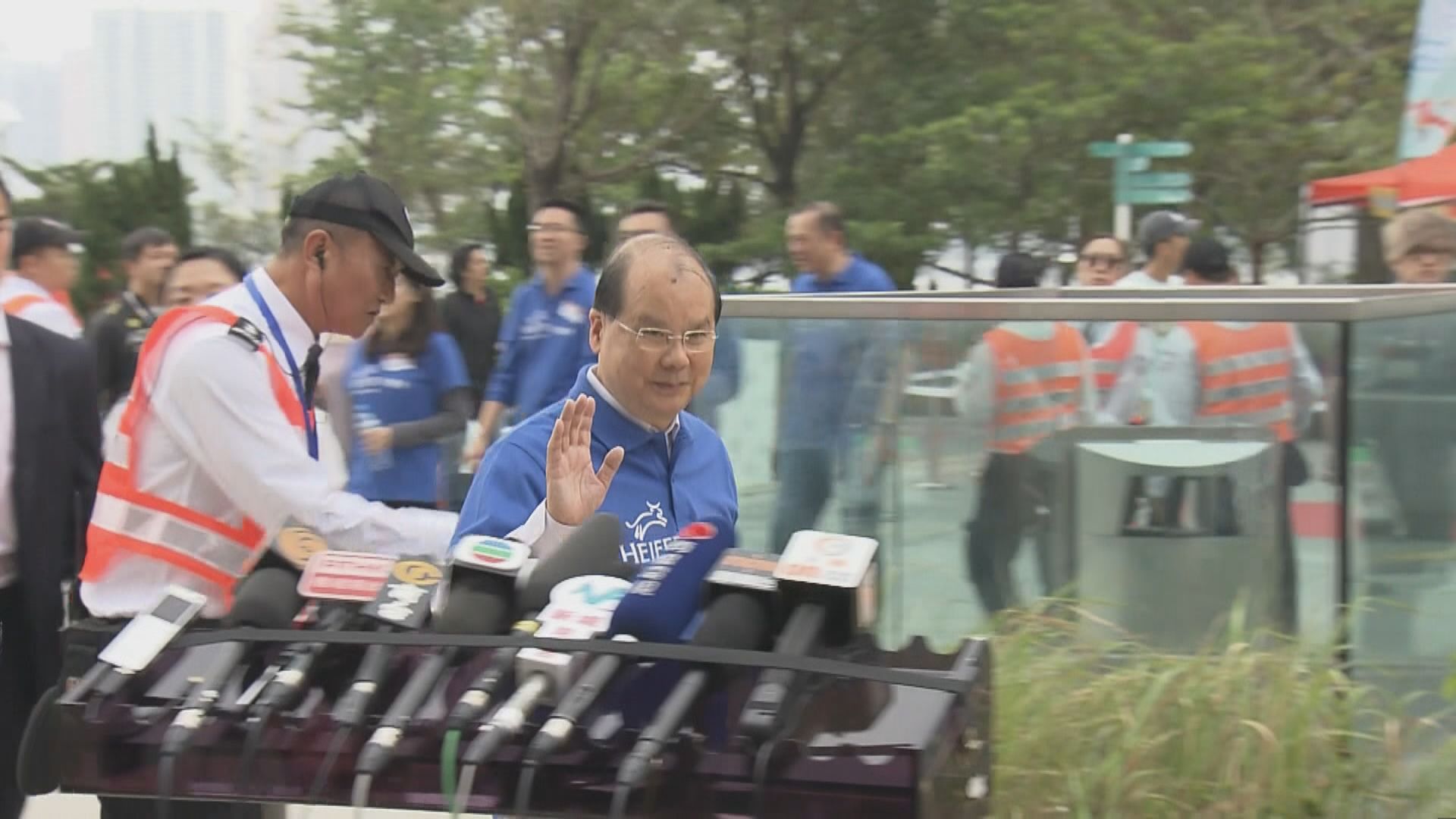 張建宗不回應內地團來港情況