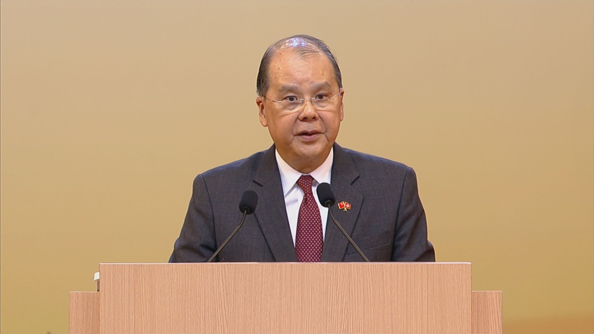 張建宗︰未見大量人才流失 需恢復秩序挽留