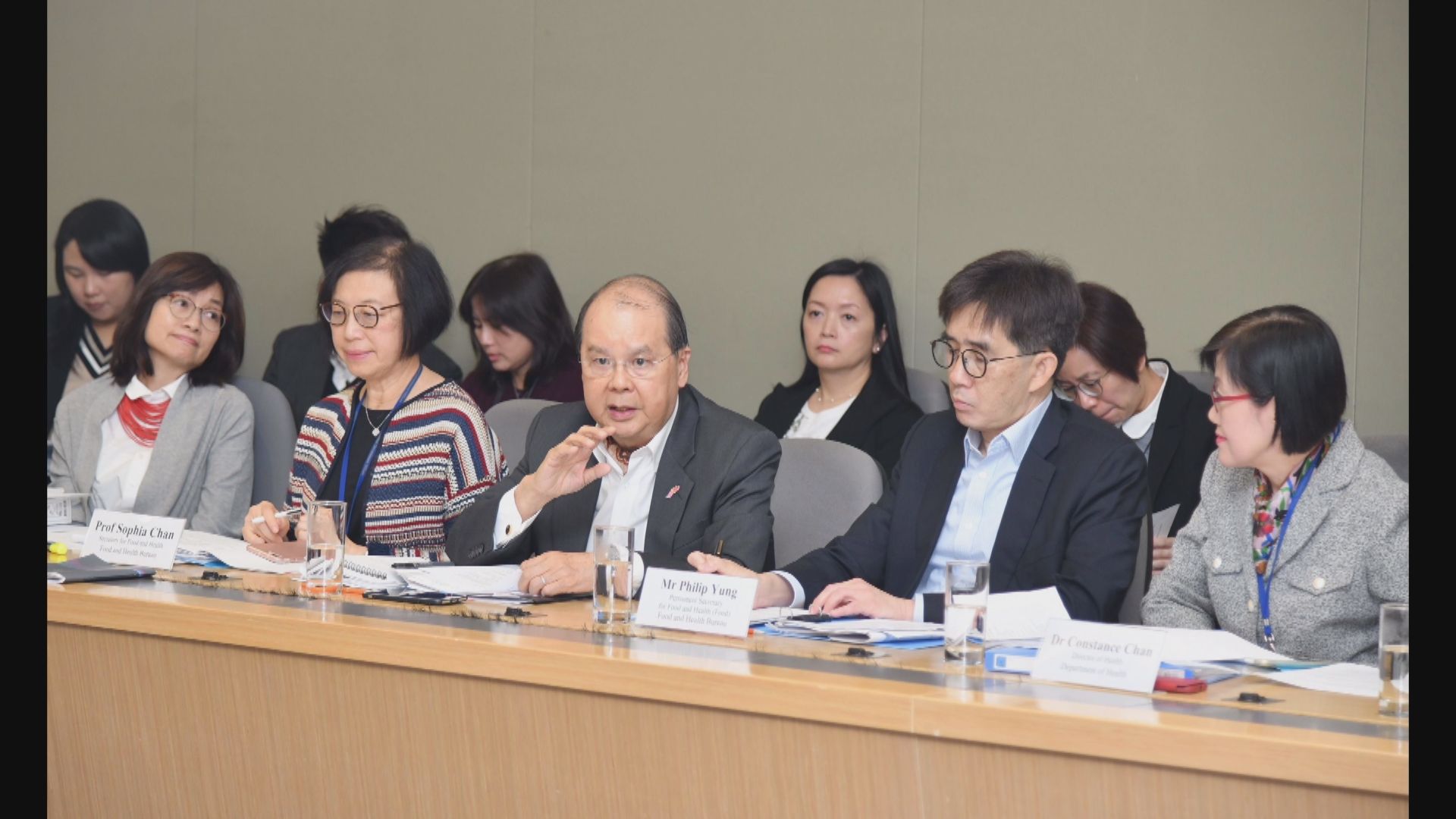 張建宗：政府以最大決心努力與市民打「抗疫戰」