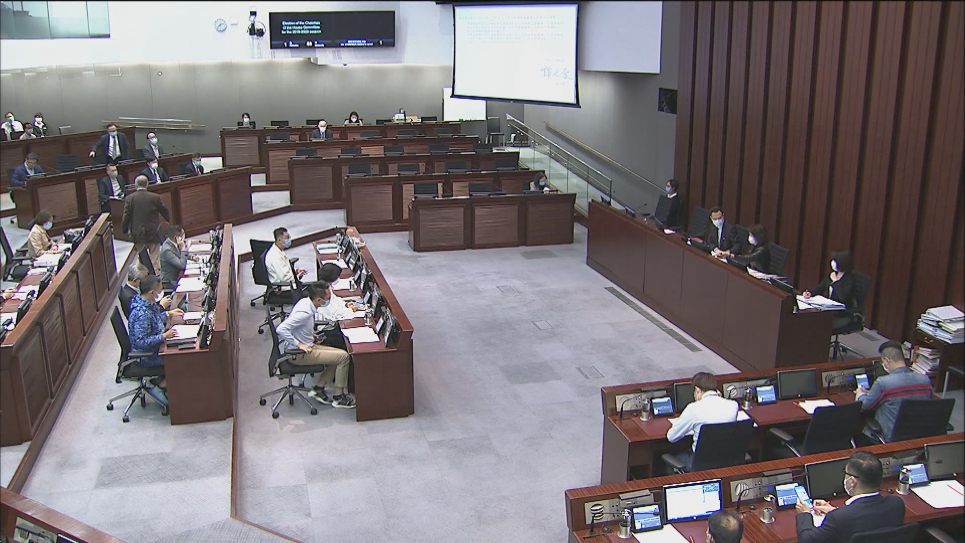 張建宗批立法會「拉布」議員「有破壞沒建設」