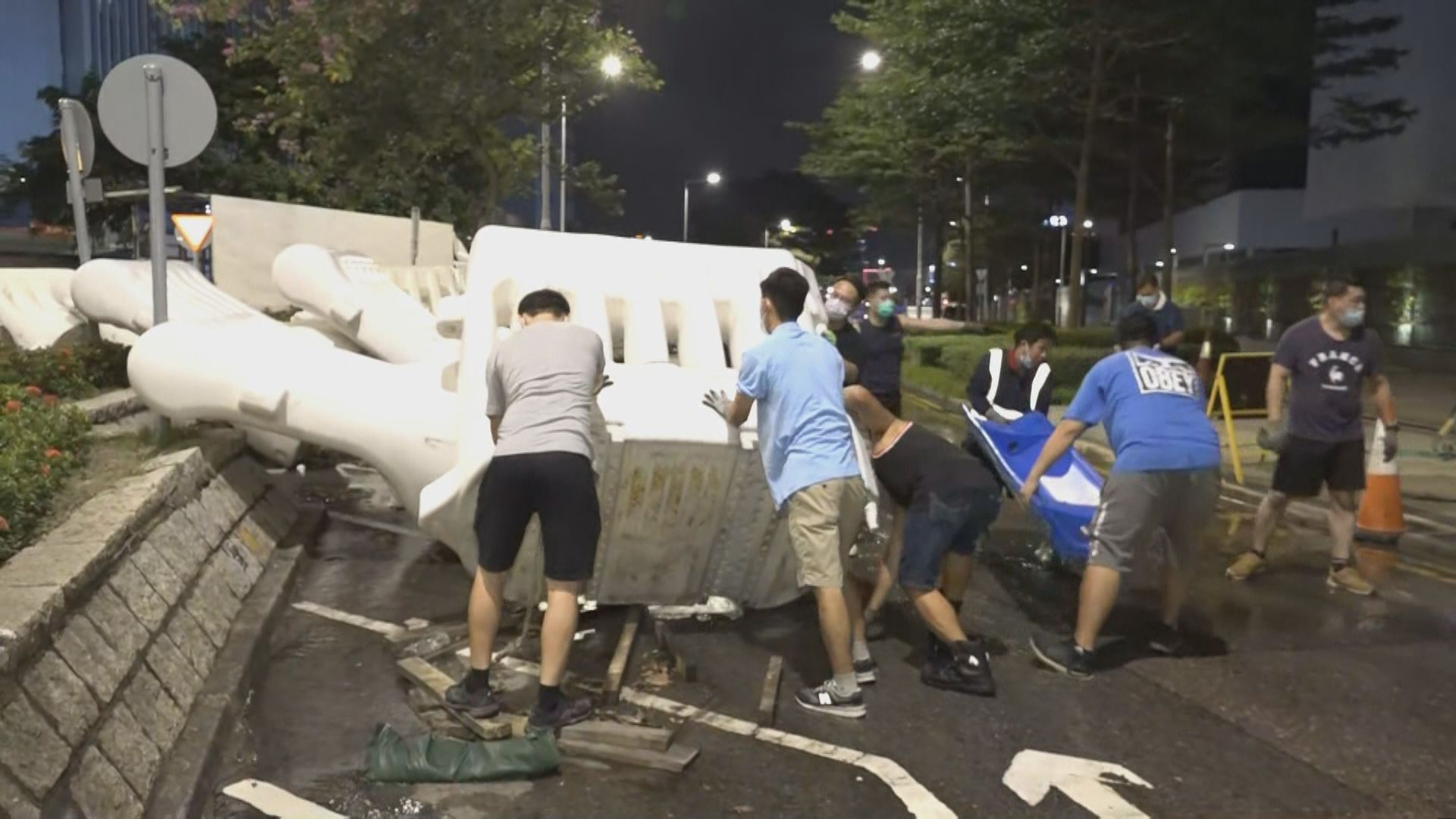 政總外水馬移除　李家超：香港回復安全穩定常態