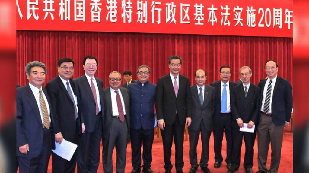 張建宗撰文闡述一國兩制優勢