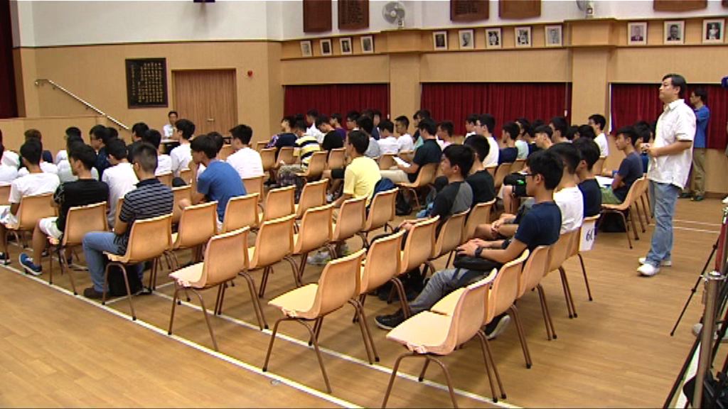 張建宗勉勵文憑試畢業生積極面對放榜