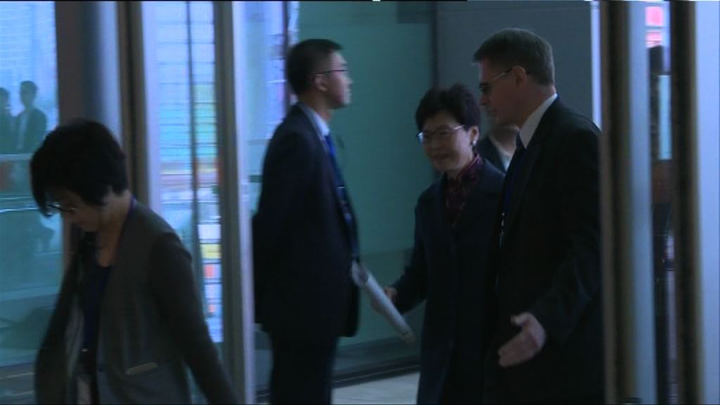 林鄭出席政府內部研討會　無回應是否今辭職