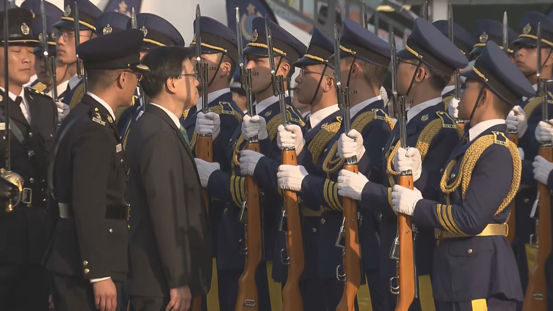 李家超檢閱懲教學院結業會操 冀學員守護刑事司法體系