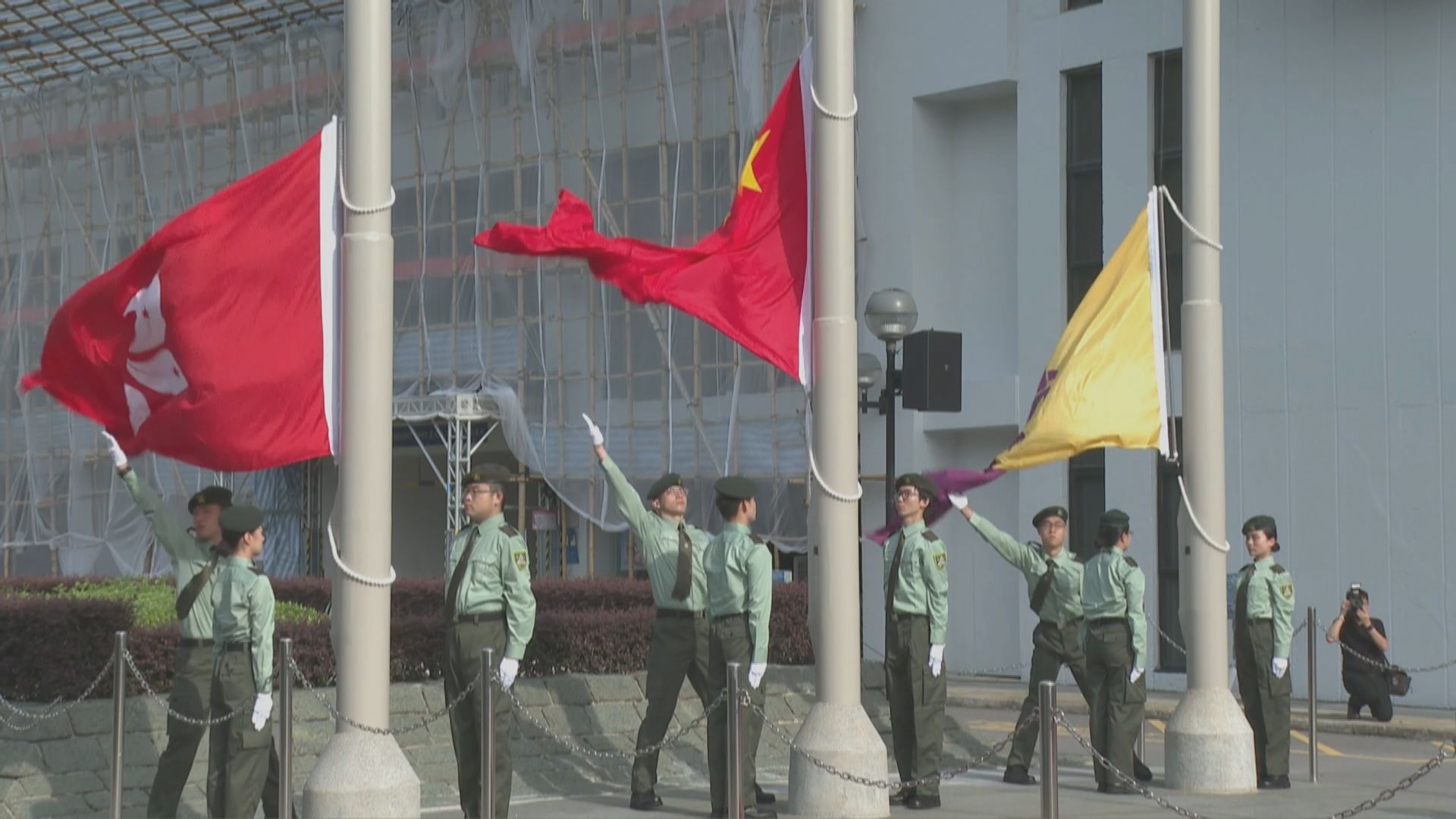中大開學日升旗儀式首以學生國旗護衛隊負責