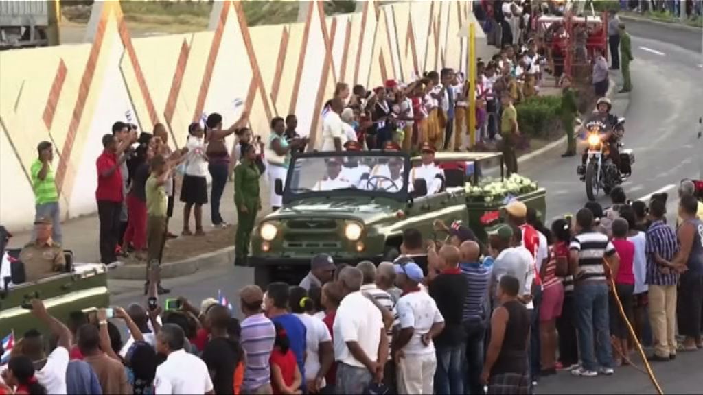 卡斯特羅正式安葬　民眾夾道送別