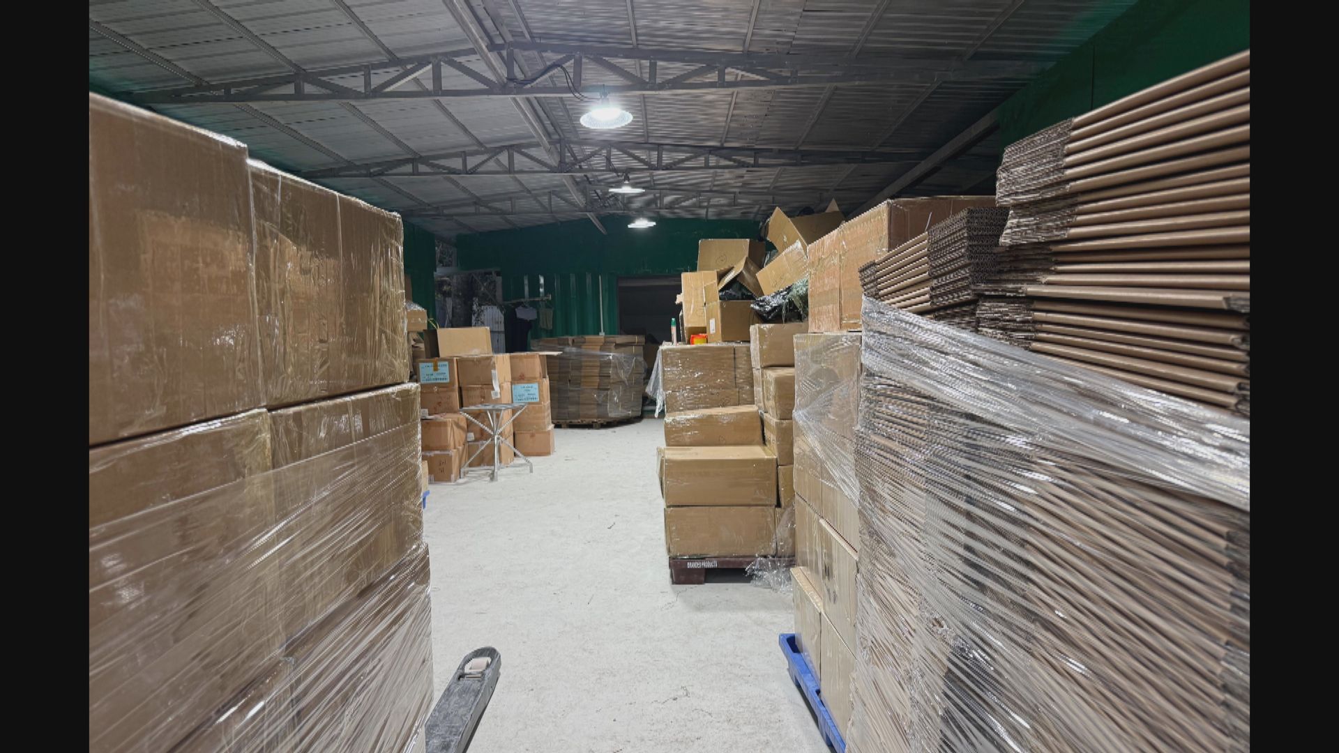 海關搗破私煙倉　檢市值2000萬貨物