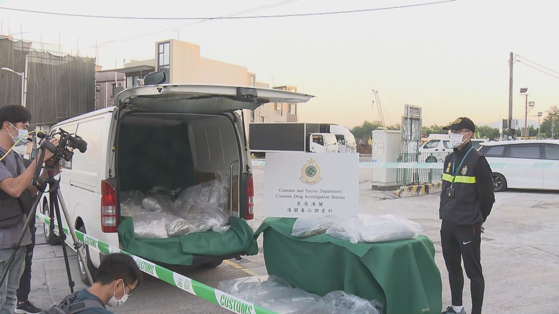 海關元朗村屋檢55公斤懷疑大麻巿值約1500萬　拘一男一女