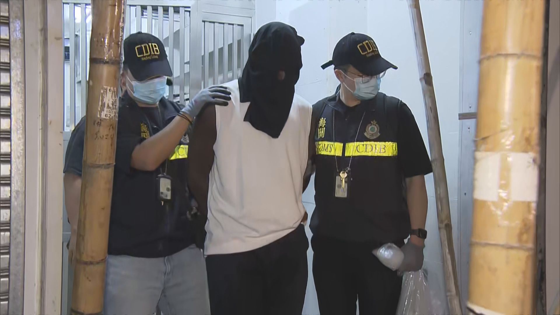 海關機場發現有空運包裹藏懷疑冰毒　一名男子涉販毒被捕