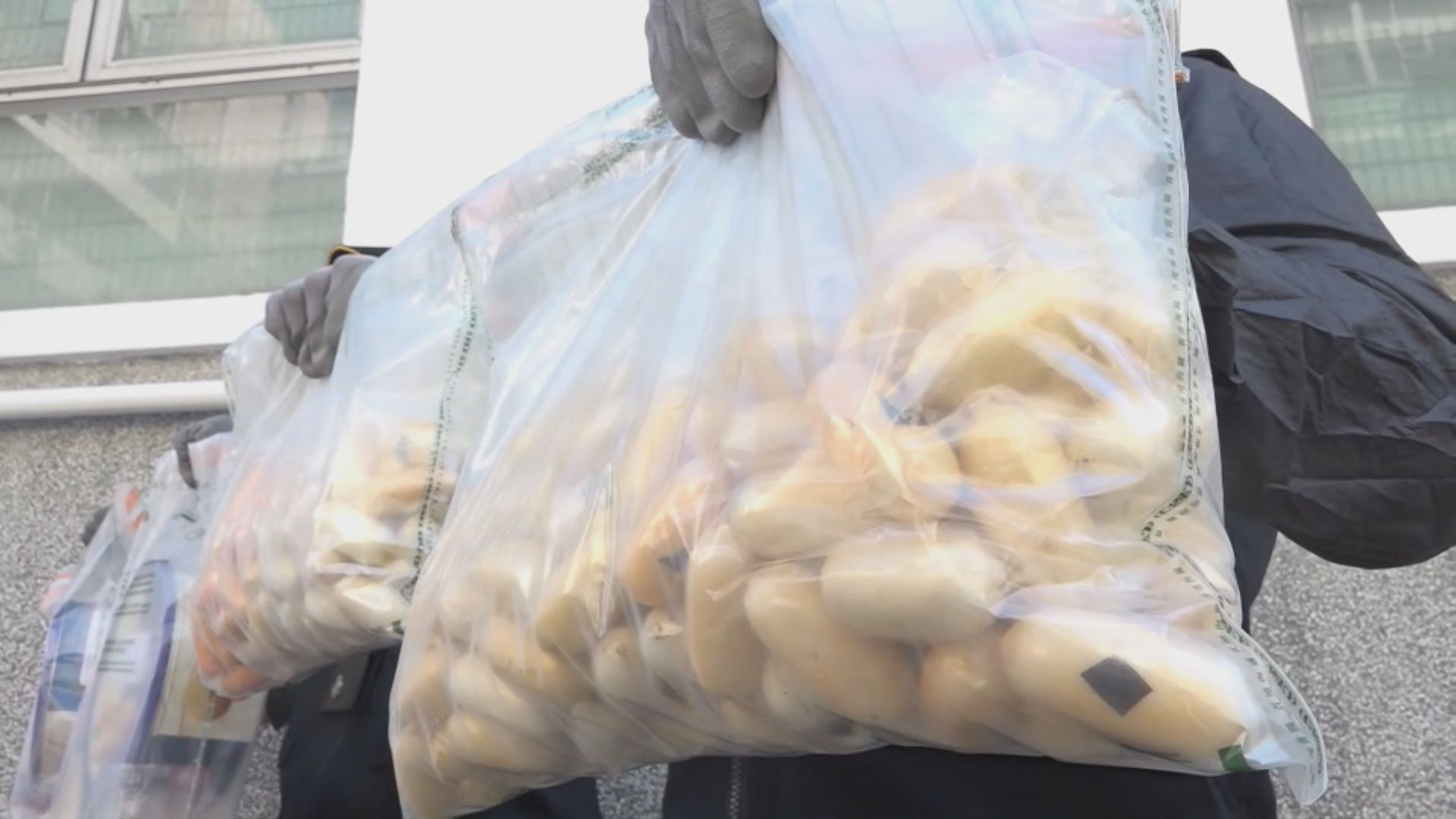 海關檢獲約值690萬懷疑可卡因 拘一名外籍男