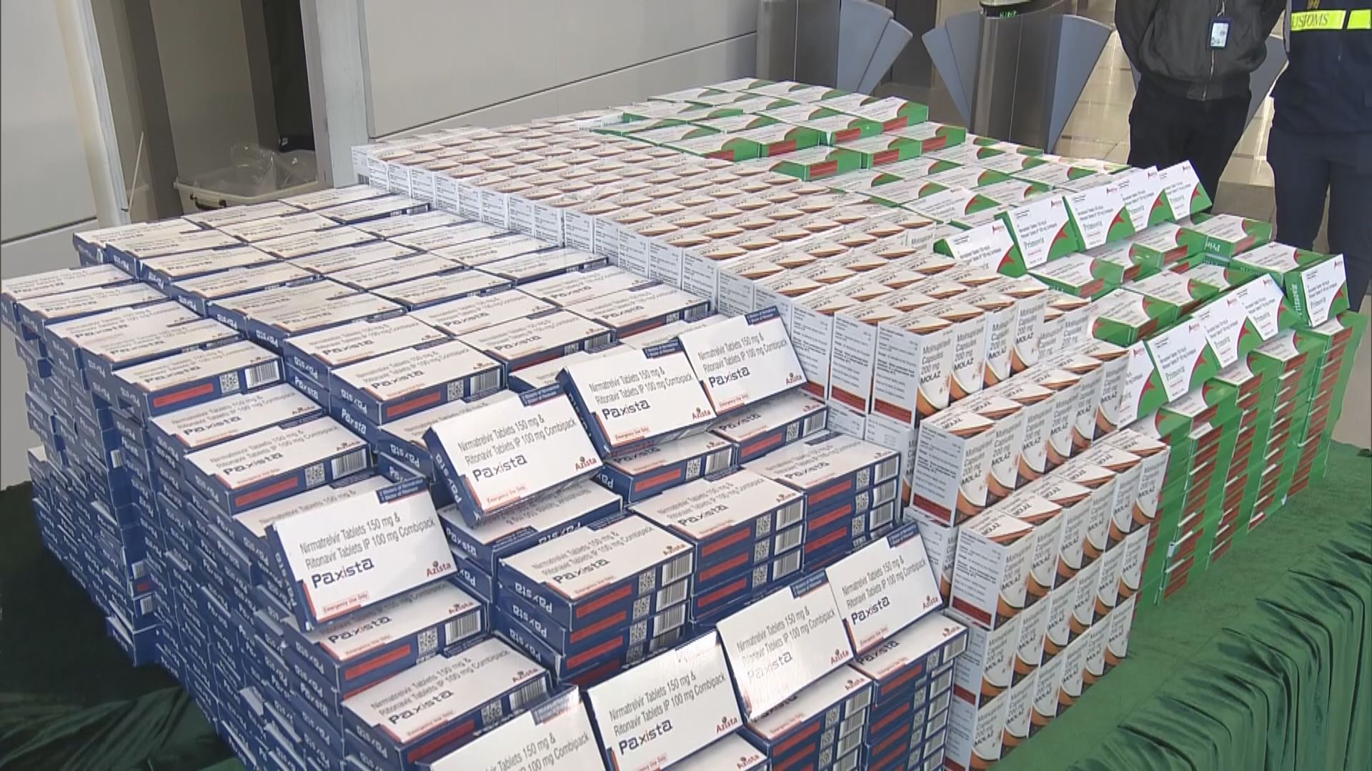 海關偵破懷疑走私新冠口服藥　拘捕2名男子