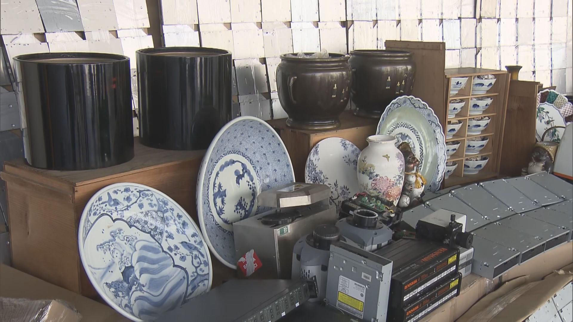 海關截獲市值逾七千萬元懷疑走私電腦及電子產品