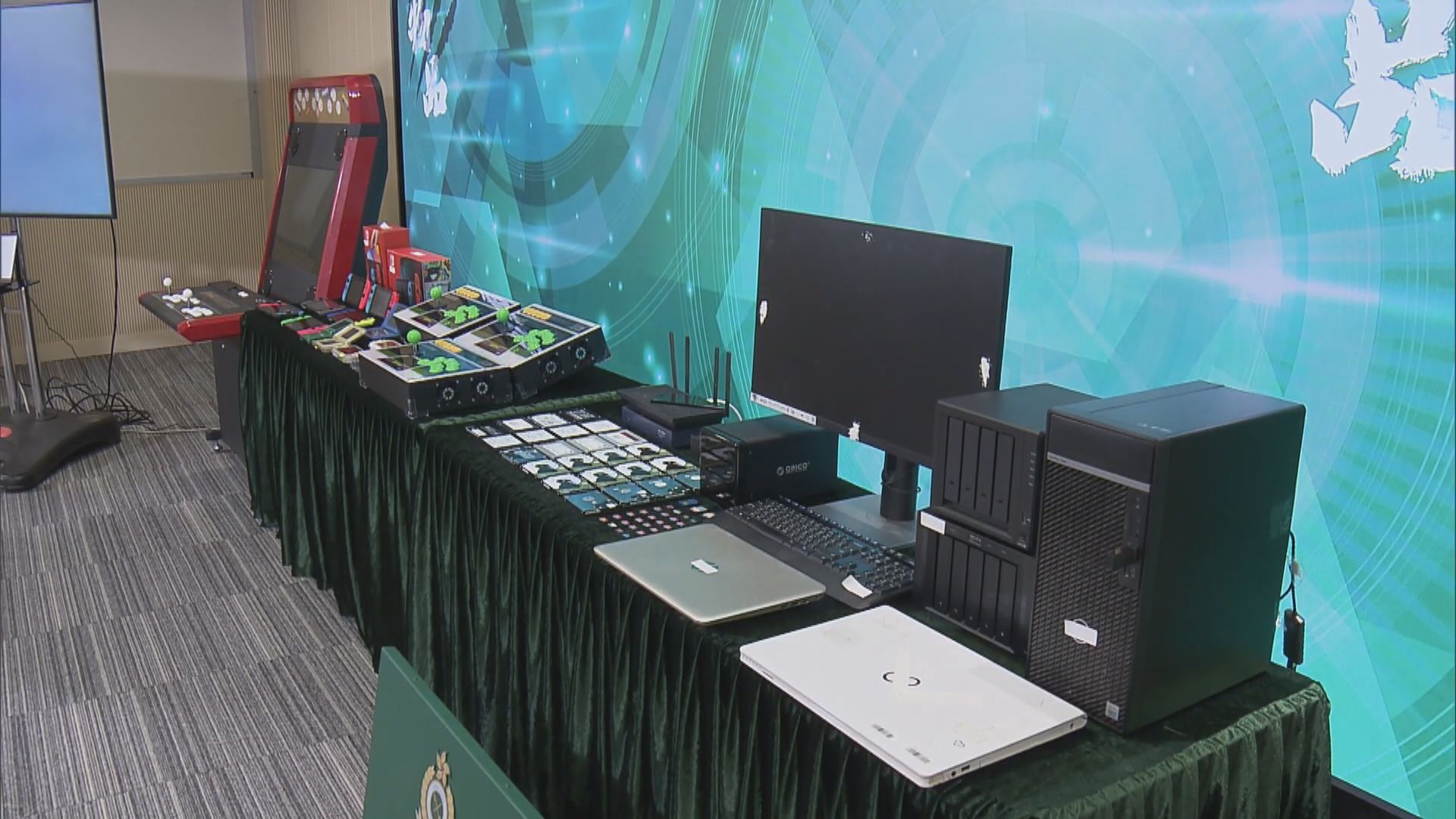 海關拘兩人涉提供遊戲機改機服務及出售侵權遊戲