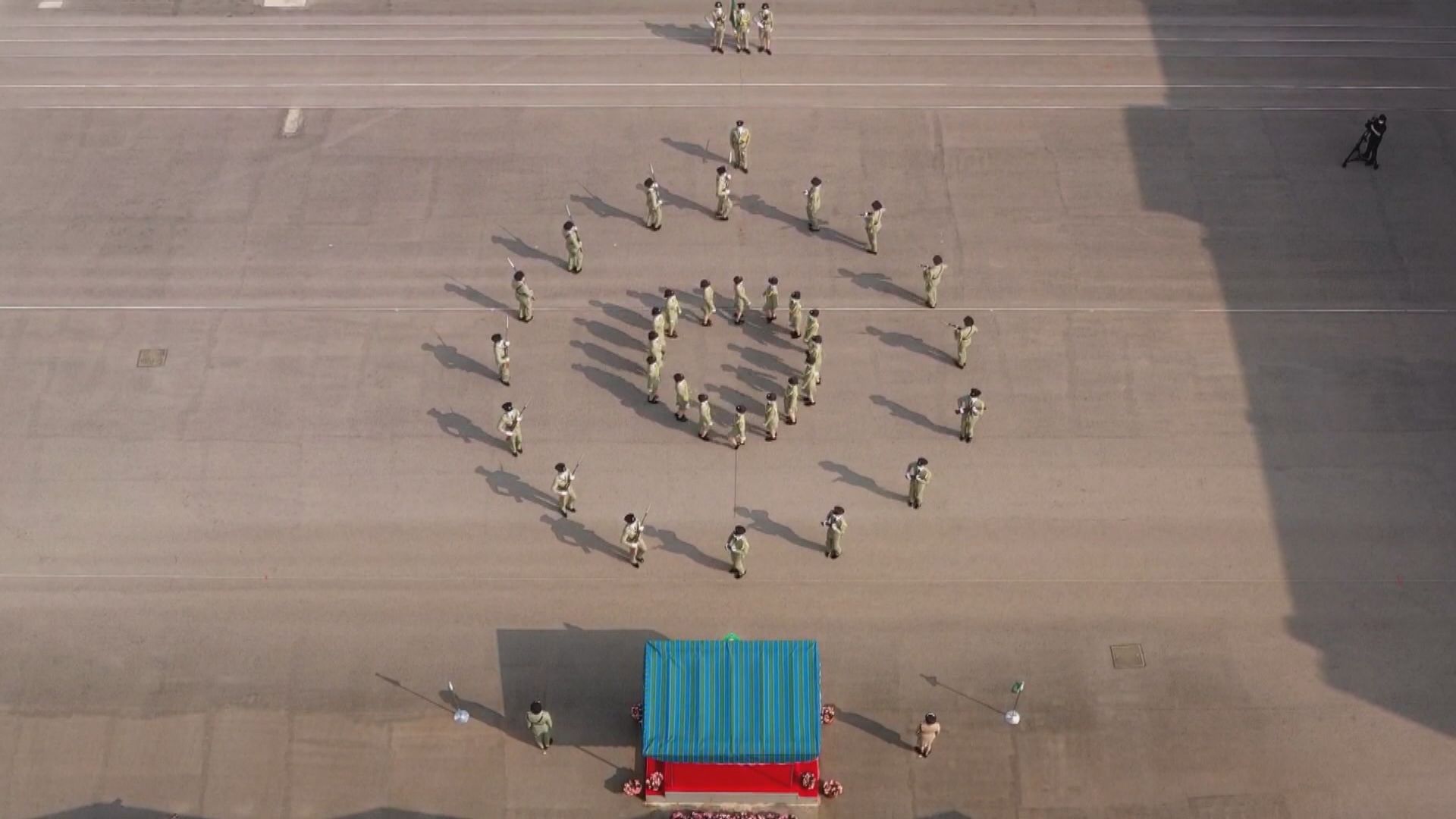 海關中式步操舉行結業操　鄧以海：已將港區國安法加入課程