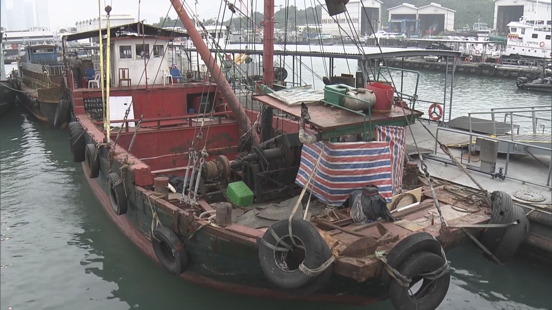 海關拘5男涉走私凍肉約520萬元　僱用「曬水艇」監視當局行動