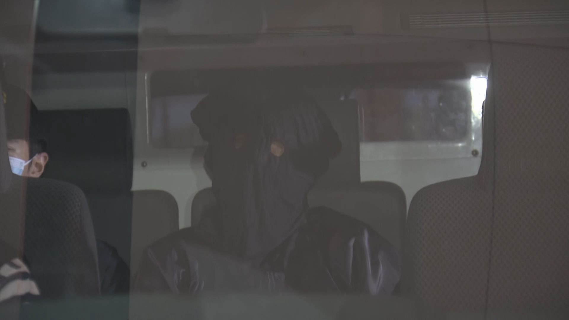 海關拘一漢檢逾1600萬元私煙