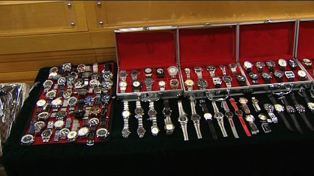 海關女人街掃蕩冒牌貨逾一千萬