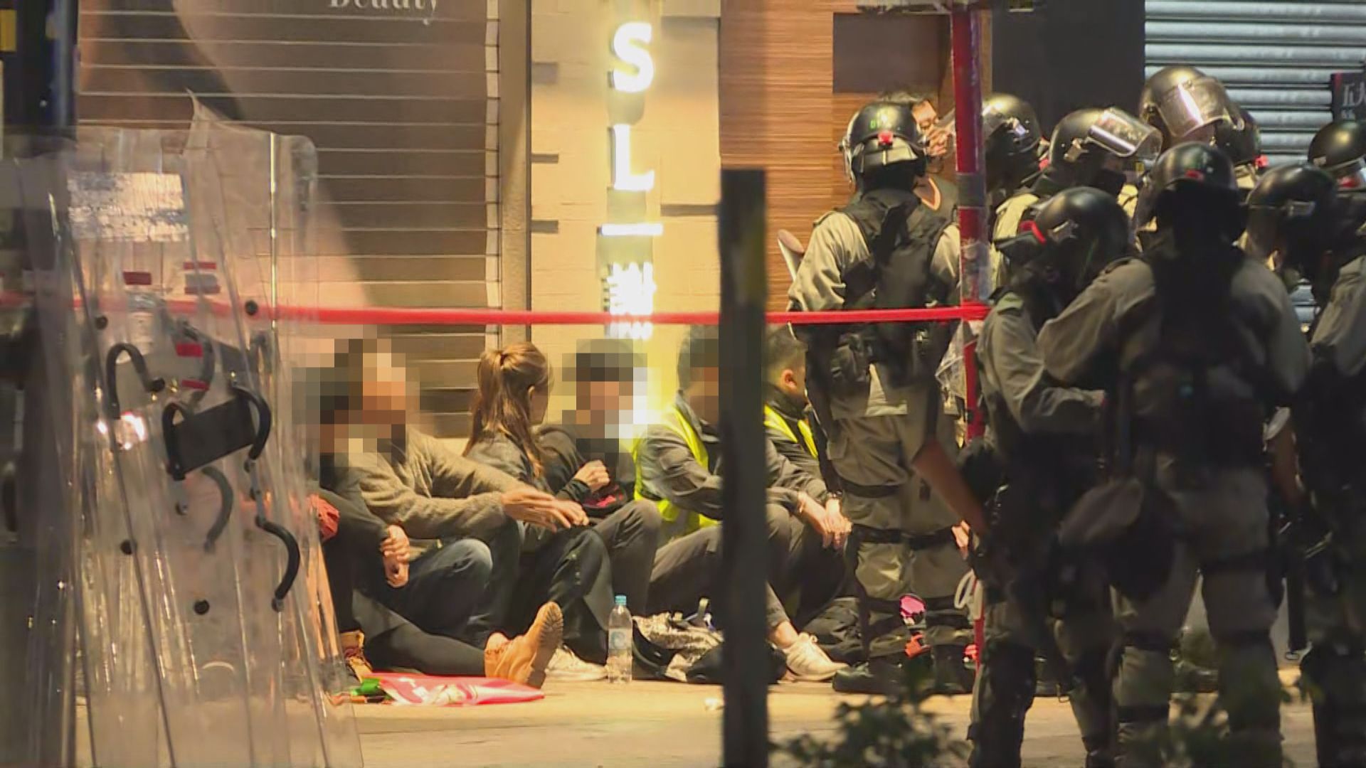 元旦日民陣遊行腰斬後近300人被捕　至今無人被起訴