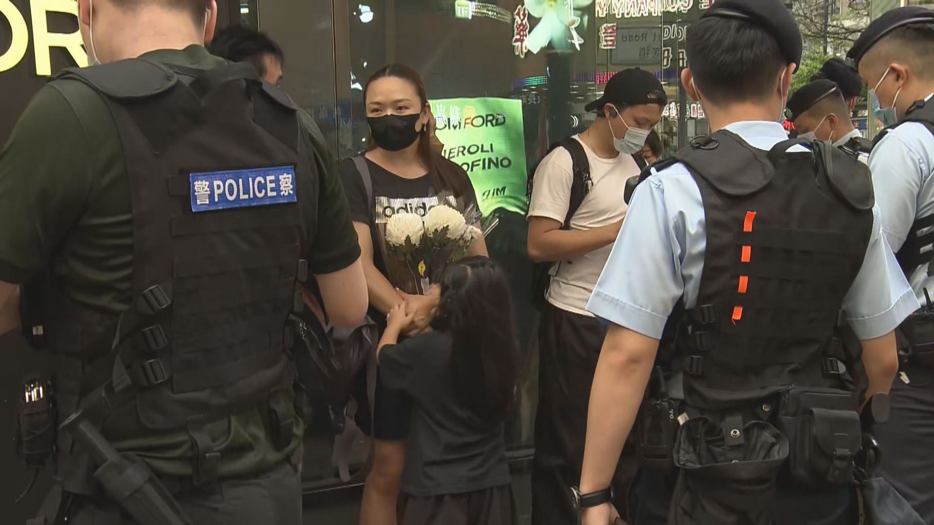 網上發起拜祭襲警案疑犯　警方不准市民在崇光外停留