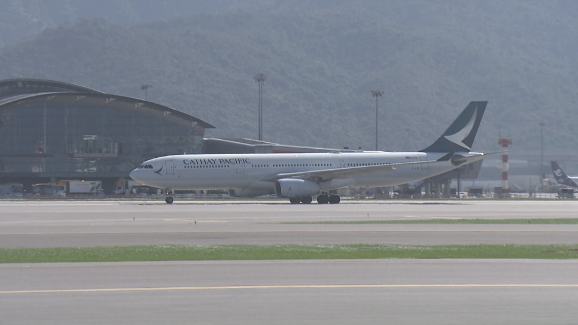 51歲港男從英國返港機上暈倒　降落後證實不治