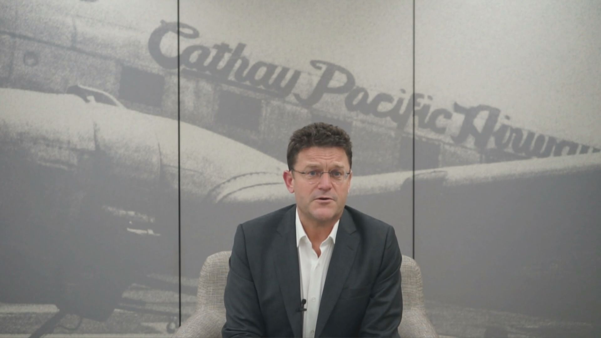 國泰：客機去貨機返符合規定　政府知情