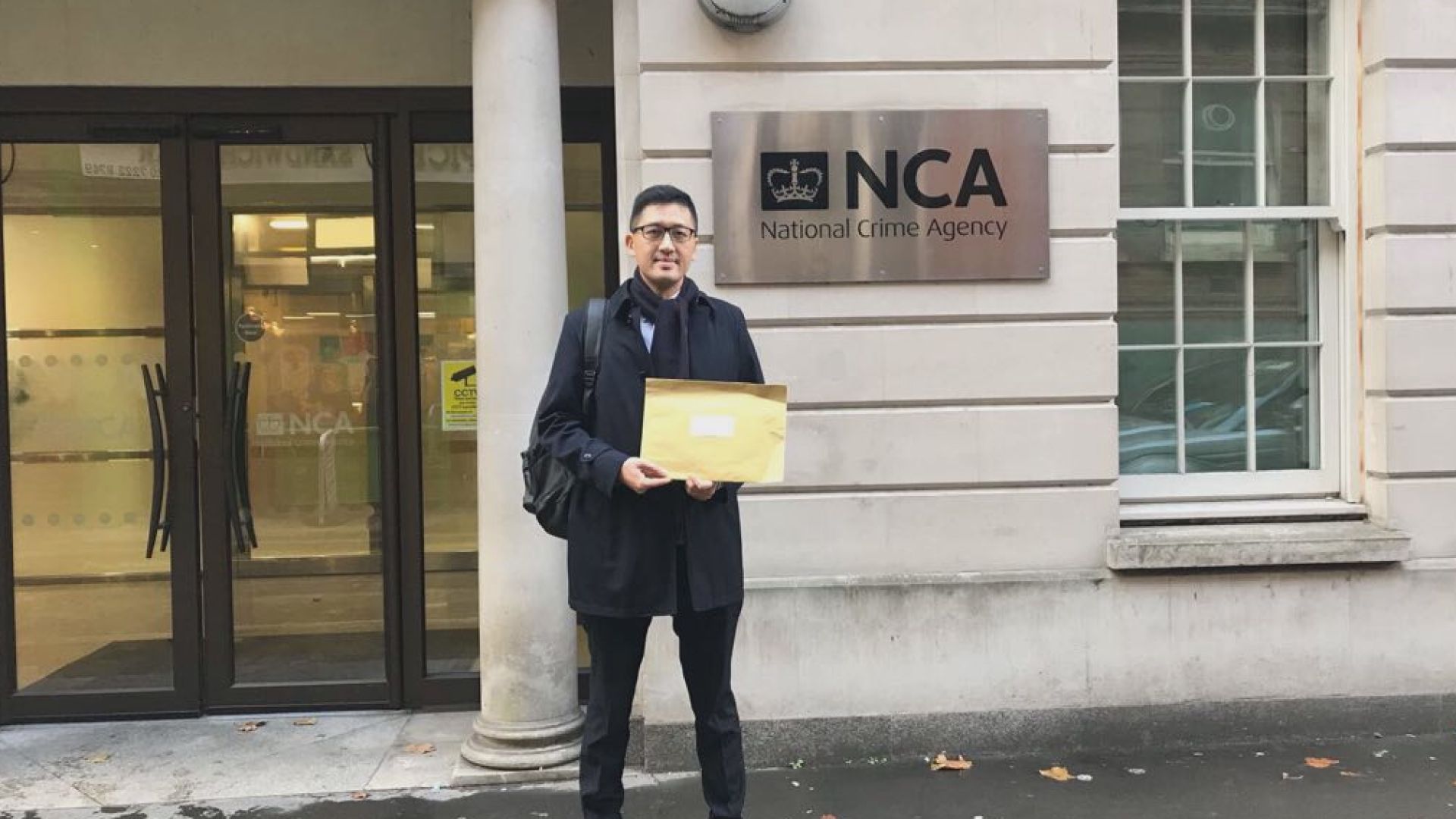 梁振英質疑林卓廷用公帑炒作UGL事件