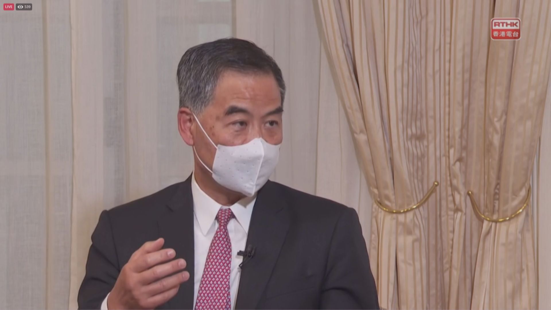 梁振英：接投訴形容內容聳人聽聞　不排除助家長控學校