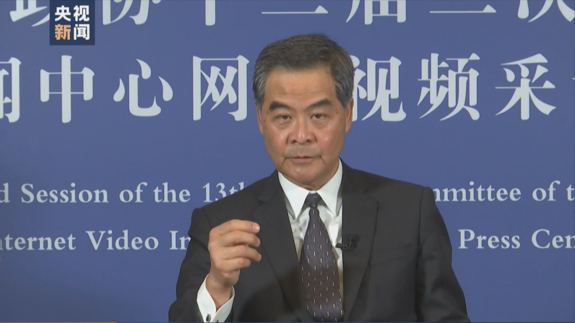 梁振英 : 反對派不要低估中央處理香港問題決心