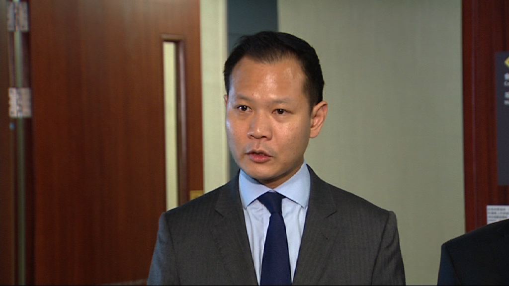 民主派擬彈劾梁振英　冀獲議員支持