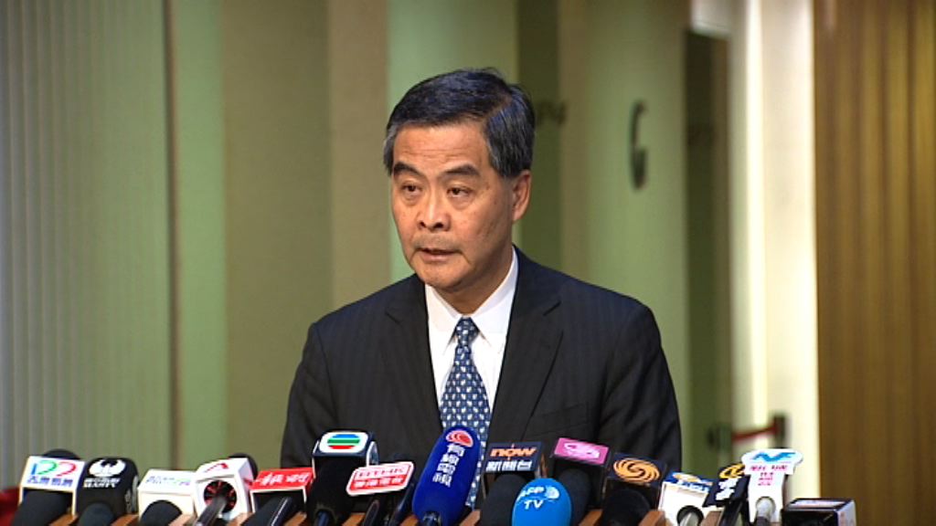 梁振英宣布家庭原因不連任