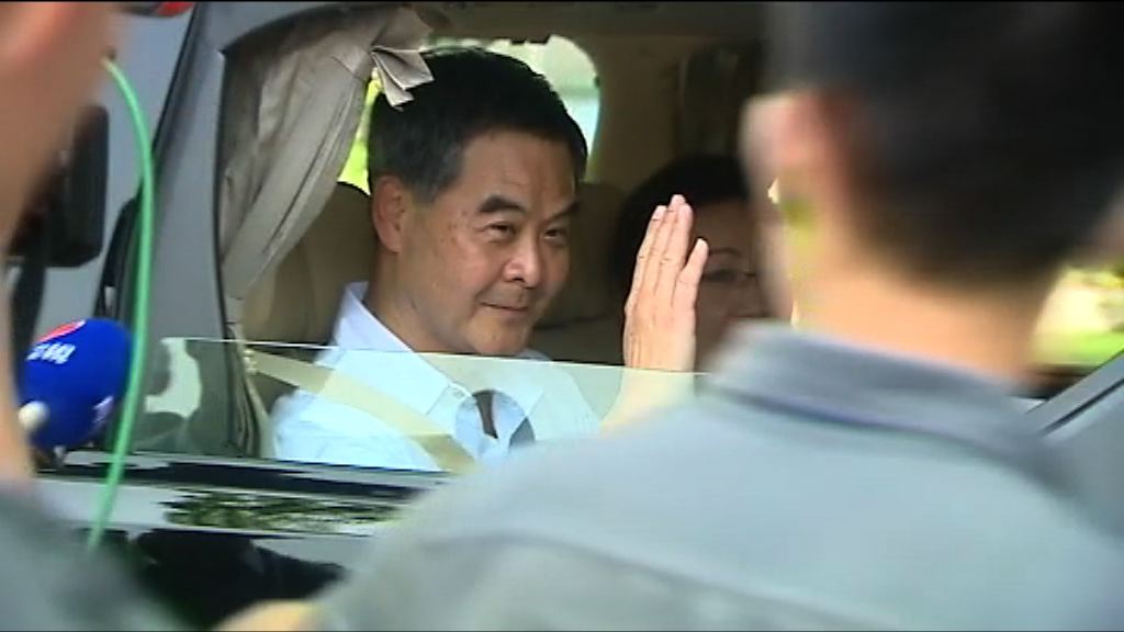 梁振英拒回應廉署高層變動